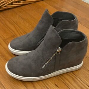 Women’s Madden Girl Charcoal Wedge Sneakers